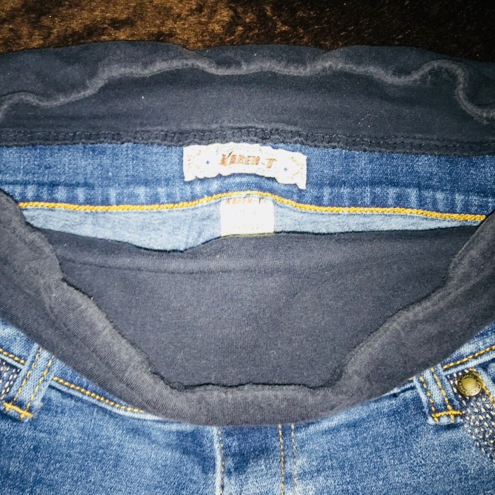 Maternity Cropped Jeans - Picture 5 of 6
